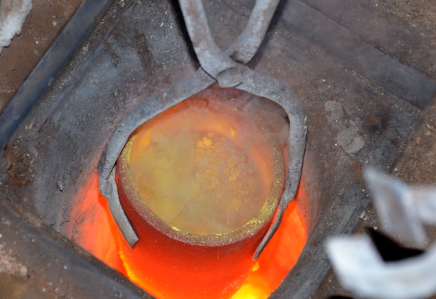 Energy efficient brass melting furnace